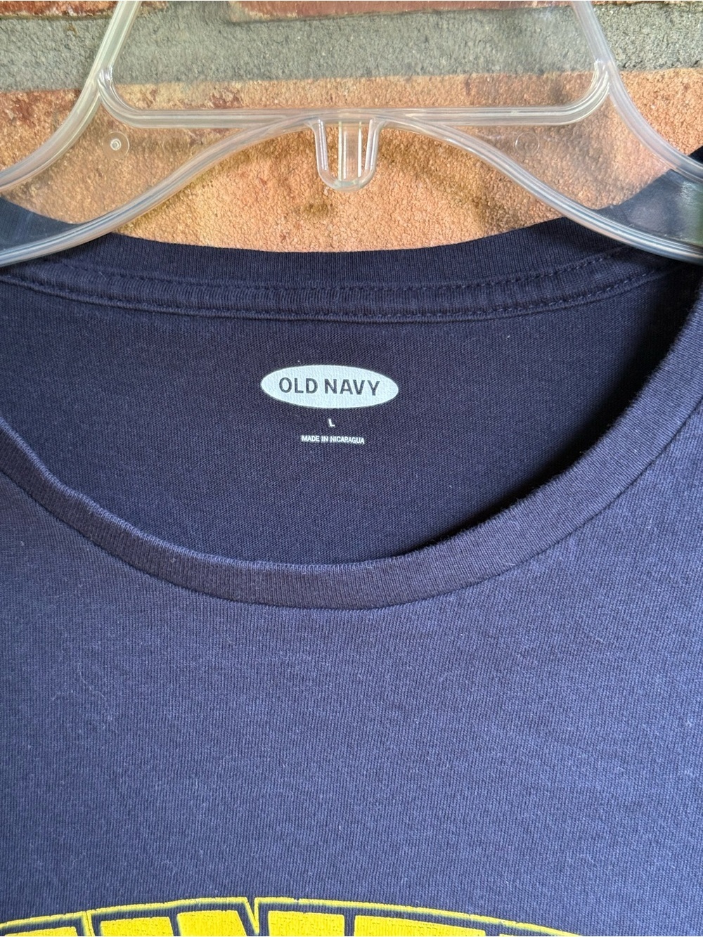 Old Navy Pawnee, IN Parks and Recreation Navy Blue and Yellow Graphic T Shirt L - Picture 3 of 4